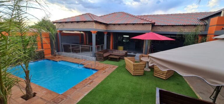 20 m² Fibreglass Pool — Northam