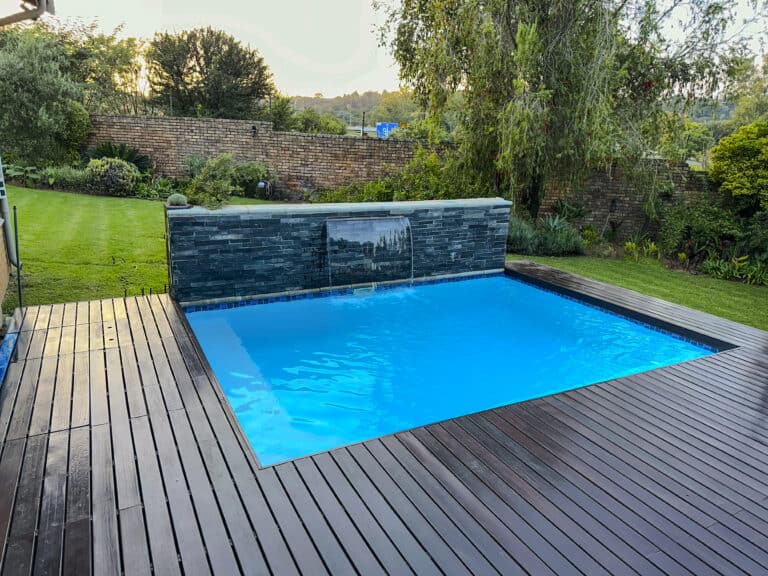 12 m² Fibreglass Pool — Val-De-Grace