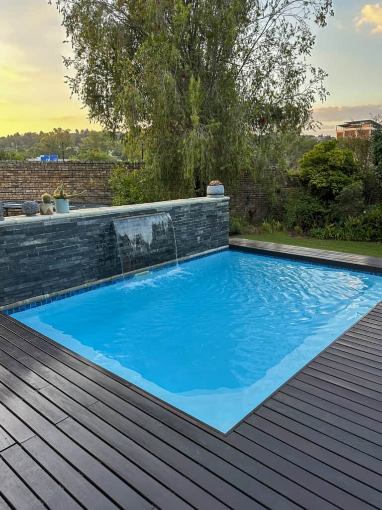 12 m² Fibreglass Pool — Val-De-Grace