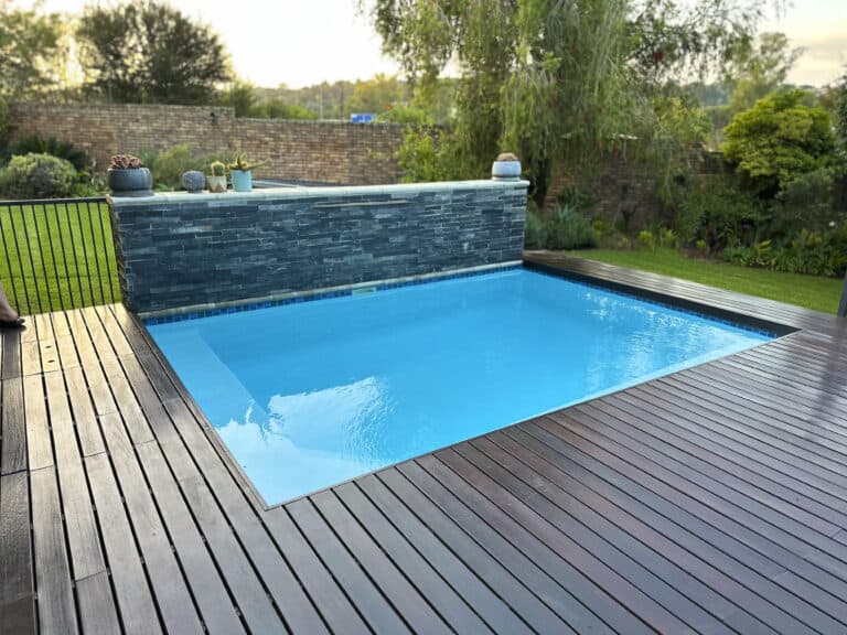 12 m² Fibreglass Pool — Val-De-Grace